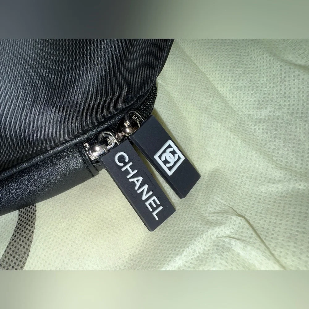 CHANEL Black Zippered Pouch - Picture 2 of 7